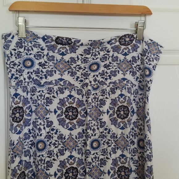 Practically Brand New Max Edition Maxi Skirt Size Large.  Very Gently Used. - Picture 4 of 13